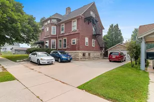 436 N 6th St, Manitowoc, WI 54220 - Photo 9