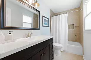 8057 N Cedarburg Rd, Brown Deer, WI 53209 - Photo 17