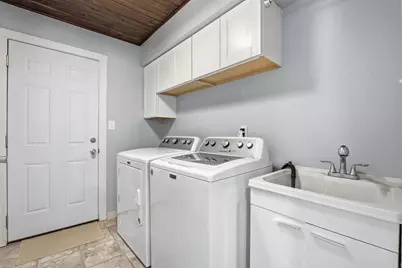 8057 N Cedarburg Rd, Brown Deer, WI 53209 - Photo 15