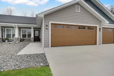 119  Eiche Dr #5, Slinger, WI 53086 - Photo 1
