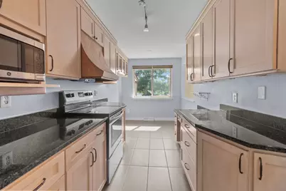 469  Country Club Dr #8, Lake Geneva, WI 53147 - Photo 7