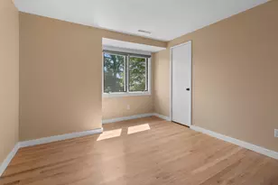 469 Country Club Dr, Lake Geneva, WI 53147 - Photo 17
