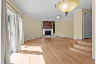 469  Country Club Dr #8, Lake Geneva, WI 53147 - Photo 3