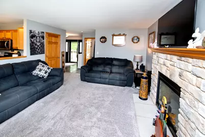 914  Michael Ct, Elkhorn, WI 53121 - Photo 7