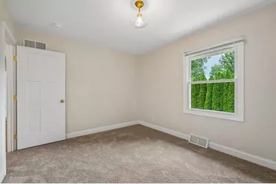 601 E Jessica Cir, Oak Creek, WI 53154 - Photo 23