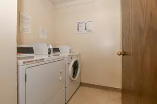1633 N Prospect Ave, Milwaukee, WI 53202 - Photo 17