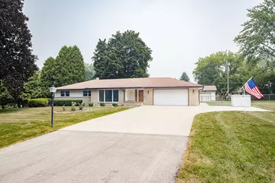 N81W15328  Hilltop Dr, Menomonee Falls, WI 53051 - Photo 3
