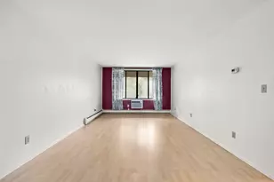 2025 E Greenwich Ave, Milwaukee, WI 53211 - Photo 9