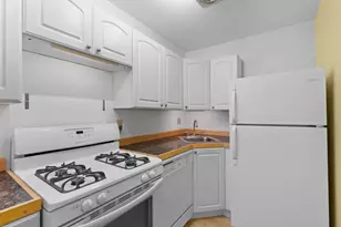 2025 E Greenwich Ave, Milwaukee, WI 53211 - Photo 15