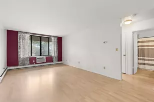 2025 E Greenwich Ave, Milwaukee, WI 53211 - Photo 11