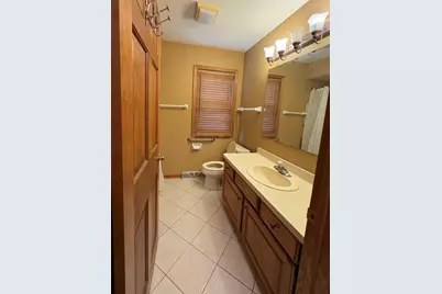 12400 N River Rd, Mequon, WI 53092 - Photo 9