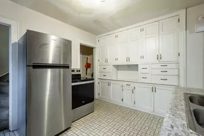 5527 N 38th St, Milwaukee, WI 53209 - Photo 3