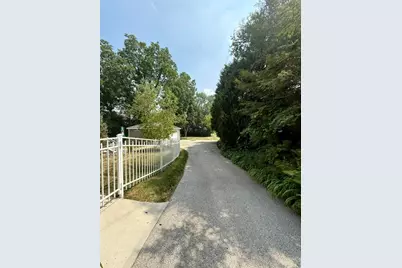700  Elm Grove Rd, Elm Grove, WI 53122 - Photo 23
