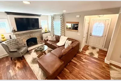 700  Elm Grove Rd, Elm Grove, WI 53122 - Photo 3