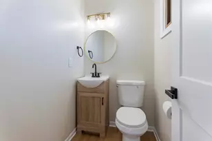 164 W Uncas Ave, Milwaukee, WI 53207 - Photo 17