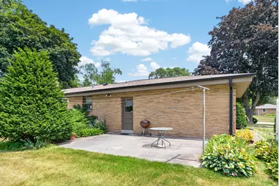 3915  Brook Ln, Brookfield, WI 53005 - Photo 29