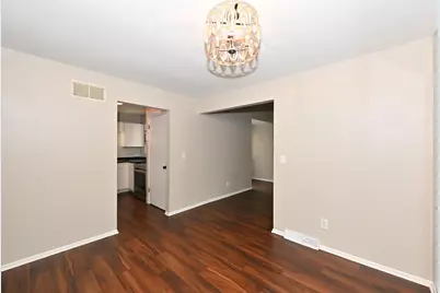 8030 N 94th St, Milwaukee, WI 53224 - Photo 9