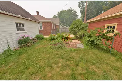 2906  Green St, Racine, WI 53402 - Photo 33