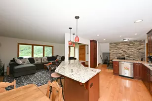 W154N8105 Elm Ln, Menomonee Falls, WI 53051 - Photo 7