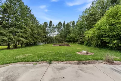 5749  Debbie Ln, West Bend, WI 53095 - Photo 19