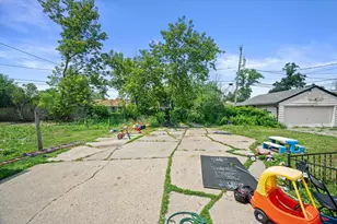 5437 N Bethmaur Ln, Glendale, WI 53209 - Photo 19
