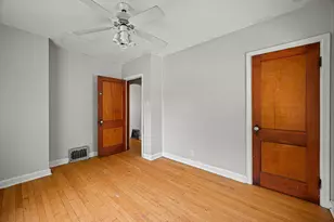 5437 N Bethmaur Ln, Glendale, WI 53209 - Photo 11