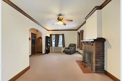 213 E Centralia St, Elkhorn, WI 53121 - Photo 9