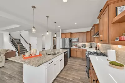 8829 S Shady Leaf Ln, Franklin, WI 53132 - Photo 3