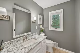 11115 N Wyngate Trace, Mequon, WI 53092 - Photo 11