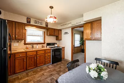 3239 S 54th St, Milwaukee, WI 53219 - Photo 7