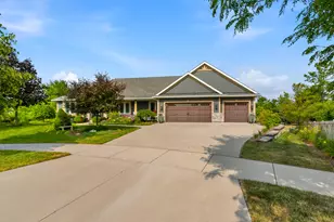 475 Conifer Ct, Port Washington, WI 53074 - Photo 1