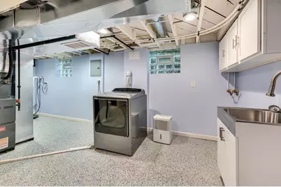 2202 S 68th St, West Allis, WI 53219 - Photo 23