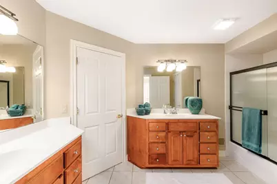 21100  Chancery Ct, Brookfield, WI 53045 - Photo 35