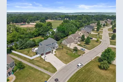 W273N2473  Arlington Dr, Pewaukee, WI 53072 - Photo 55
