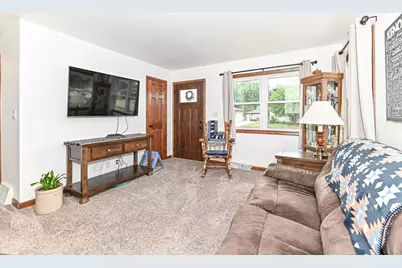 8524  19th Ave, Kenosha, WI 53143 - Photo 5