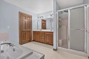 N48W16103 Lone Oak Ln, Menomonee Falls, WI 53051 - Photo 25