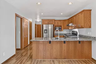 N48W16103 Lone Oak Ln, Menomonee Falls, WI 53051 - Photo 13
