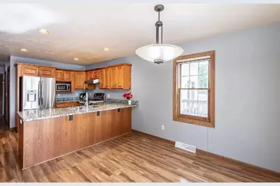 N48W16103  Lone Oak Ln, Menomonee Falls, WI 53051 - Photo 11