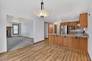 N48W16103 Lone Oak Ln, Menomonee Falls, WI 53051 - Photo 11