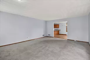 N48W16103 Lone Oak Ln, Menomonee Falls, WI 53051 - Photo 7