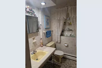 5331  Orchard Ln, Greendale, WI 53129 - Photo 17