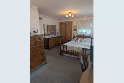 5331  Orchard Ln, Greendale, WI 53129 - Photo 19