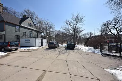 1016 N 29th St, Milwaukee, WI 53208 - Photo 47