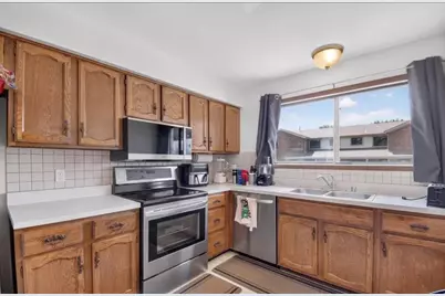 5616  Cambridge Ln #4, Racine, WI 53406 - Photo 3