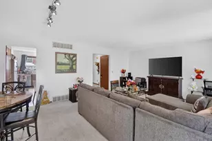 5616 Cambridge Ln, Racine, WI 53406 - Photo 9