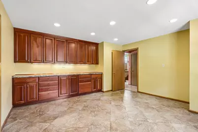 13425 W Old Oak Ln, New Berlin, WI 53151 - Photo 27