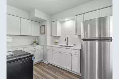 4426 N 88th St, Milwaukee, WI 53225 - Photo 9