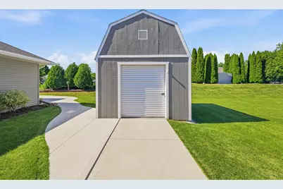 2616  Creekview Ct, Sheboygan, WI 53081 - Photo 37