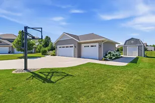 2616 Creekview Ct, Sheboygan, WI 53081 - Photo 41