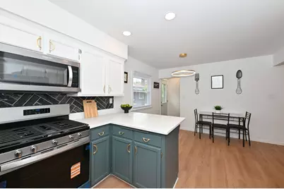6657 N 53rd St, Milwaukee, WI 53223 - Photo 9